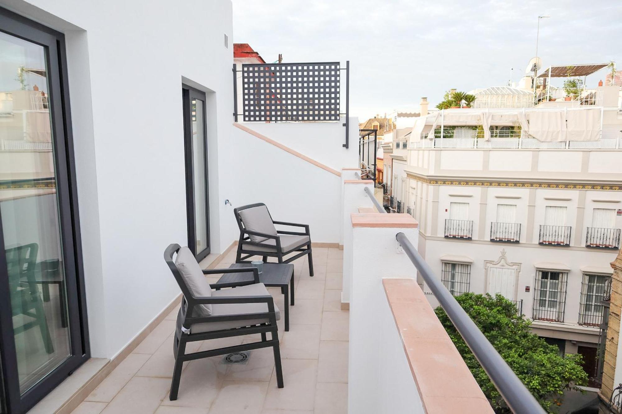 Calma Suites Sevilla Exteriör bild